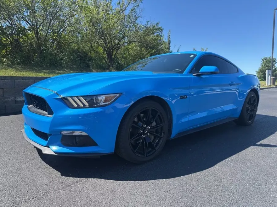 2017 Ford Mustang GT Premium photo 1