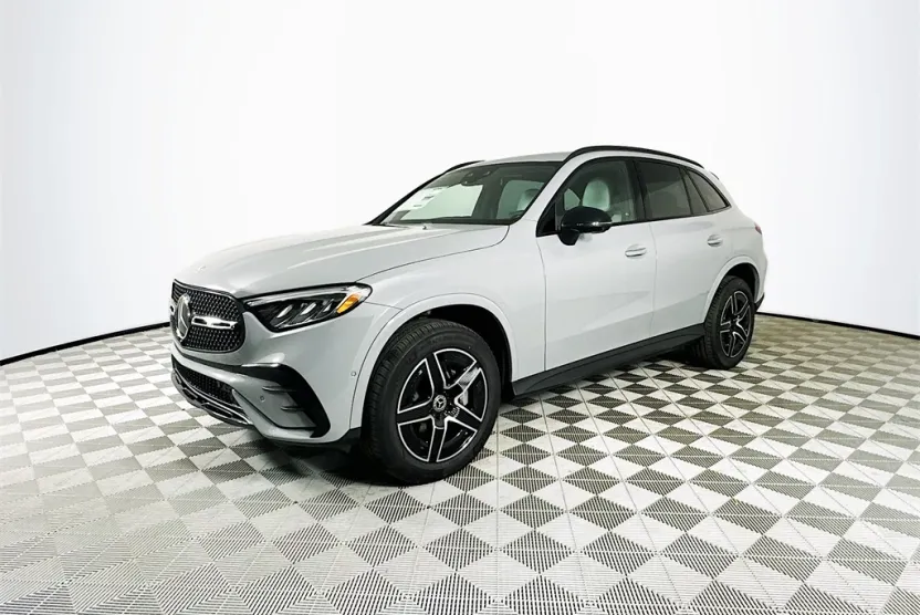 2026 Mercedes Benz GLC 300 photo 1