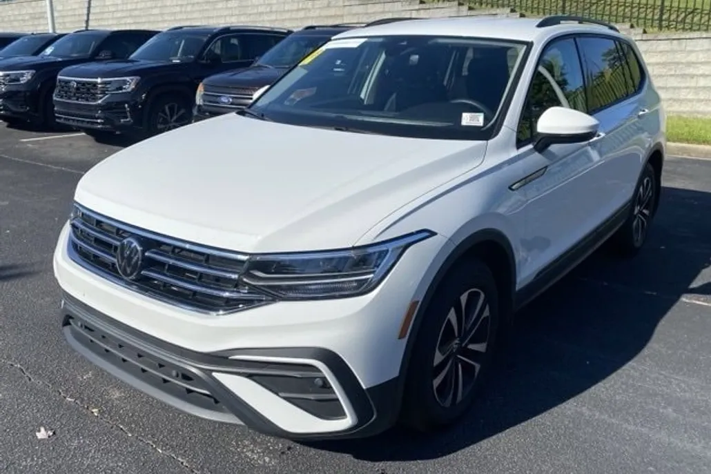 2024 Volkswagen Tiguan S photo 1