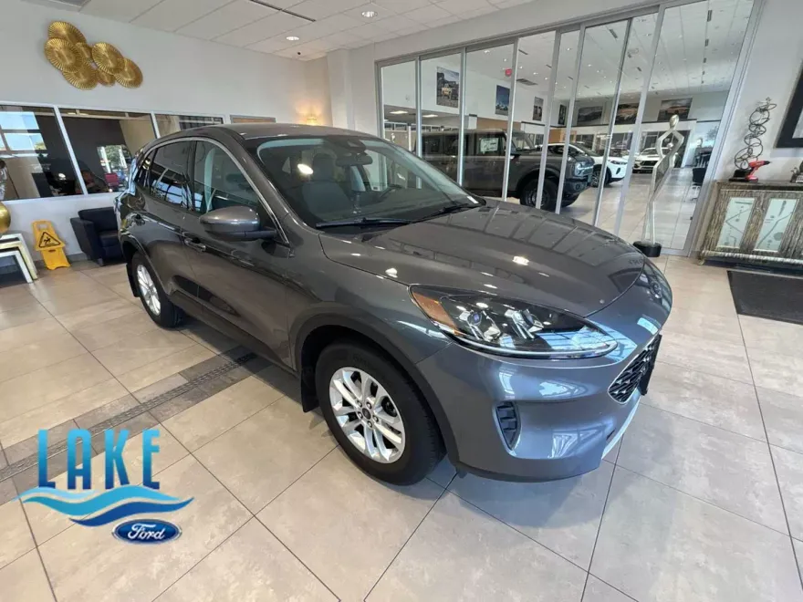 2021 Ford Escape SE photo 1