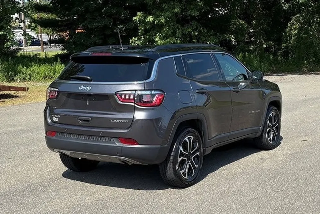 2023 Jeep Compass Limited photo 1