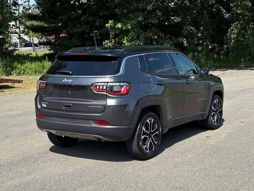2023 Jeep Compass Limited photo 1