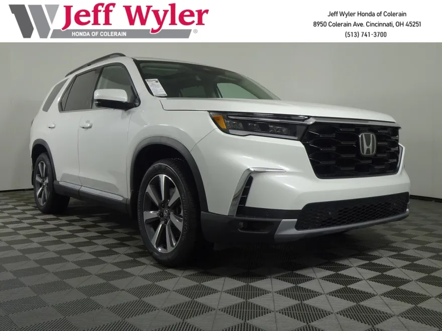 2025 Honda Pilot Touring photo 1