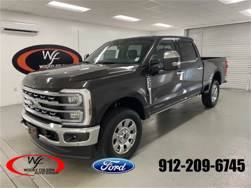 2025 Ford F-350 Lariat photo 1