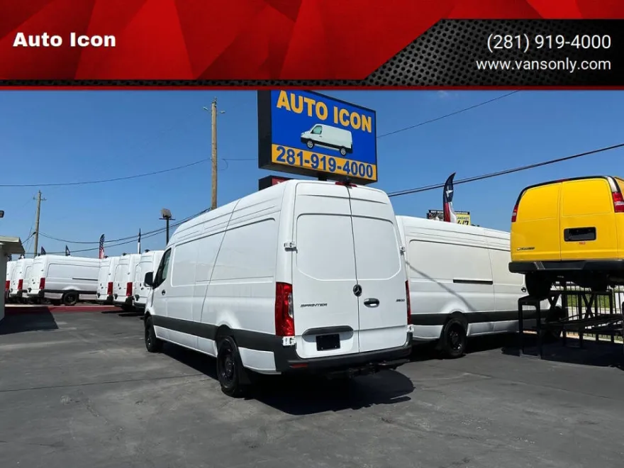 2025 Mercedes Benz Sprinter 2500 photo 1