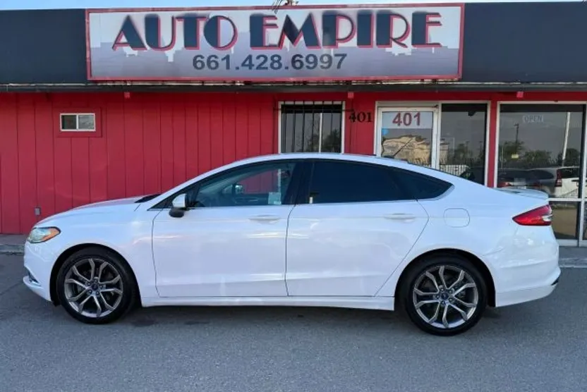 2017 Ford Fusion SE photo 1