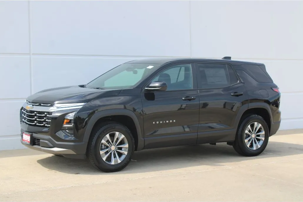 2026 Chevrolet Equinox LT photo 1
