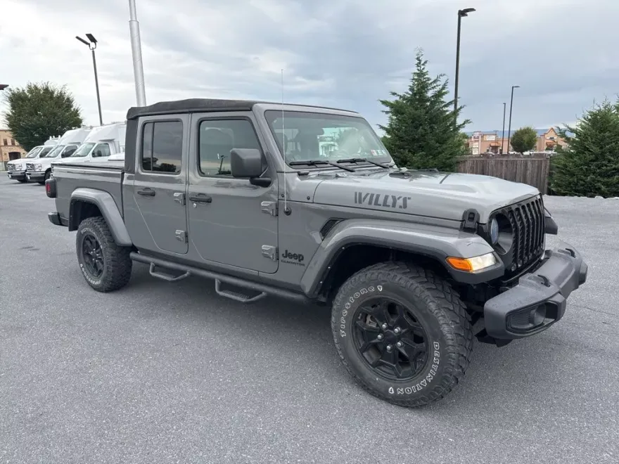 2021 Jeep Gladiator Willys photo 1