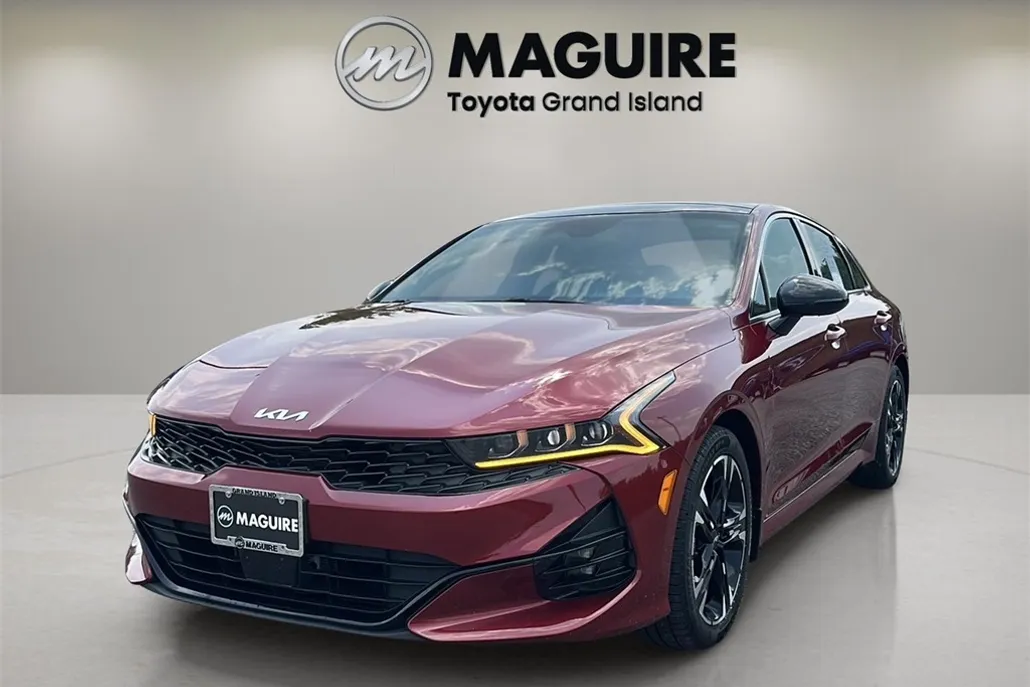 2022 Kia K5 GT-Line photo 1