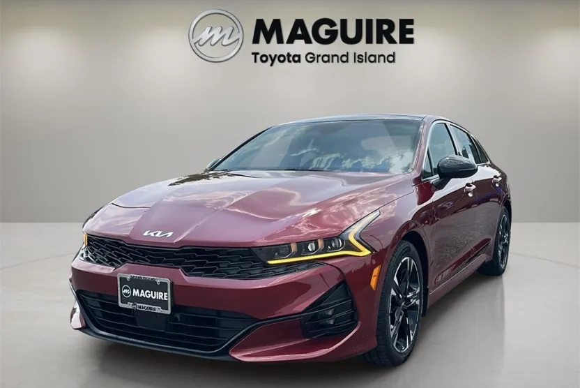 2022 Kia K5 GT-Line photo 1