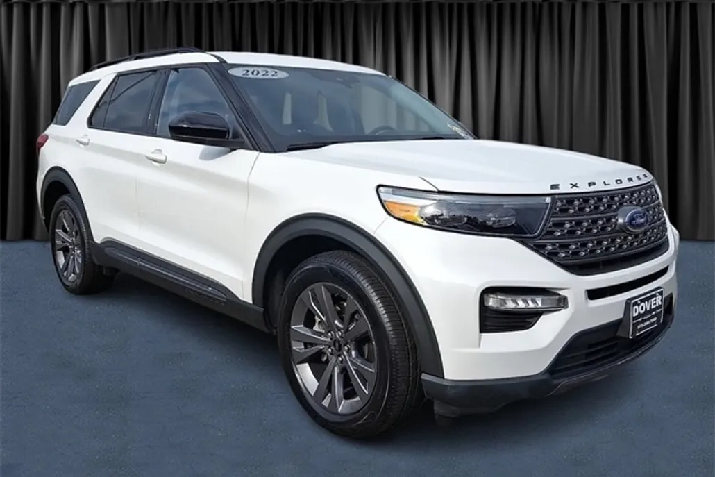 2022 Ford Explorer XLT photo 1