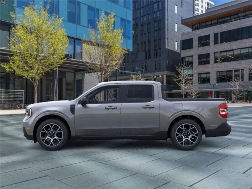 2025 Ford Maverick Lariat photo 1