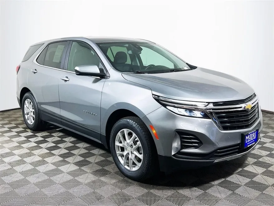 2024 Chevrolet Equinox LT photo 1