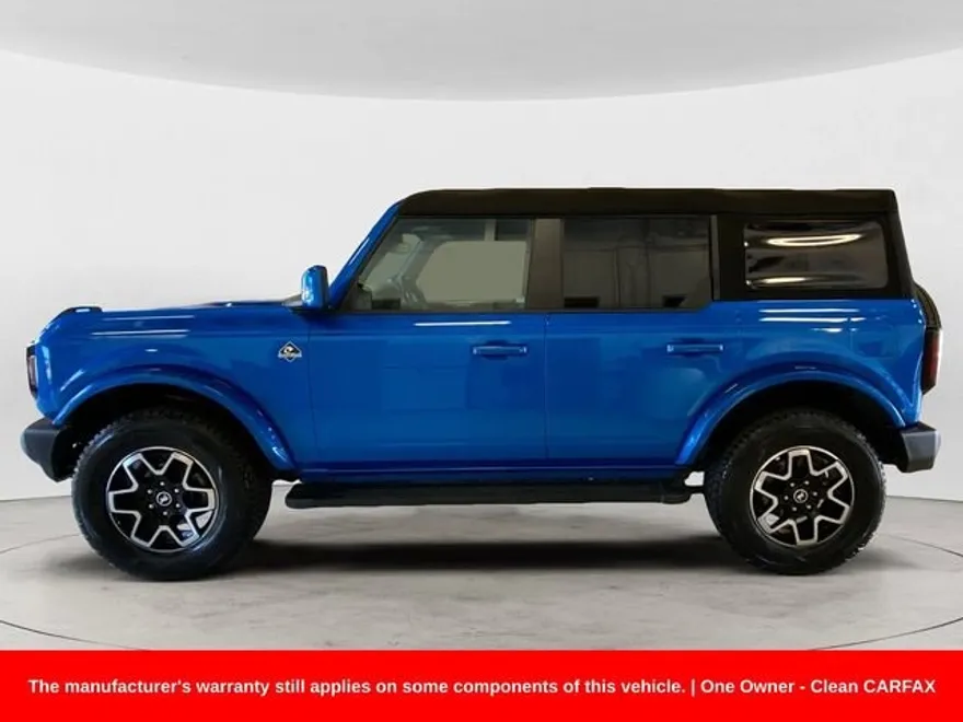 2023 Ford Bronco Base photo 1