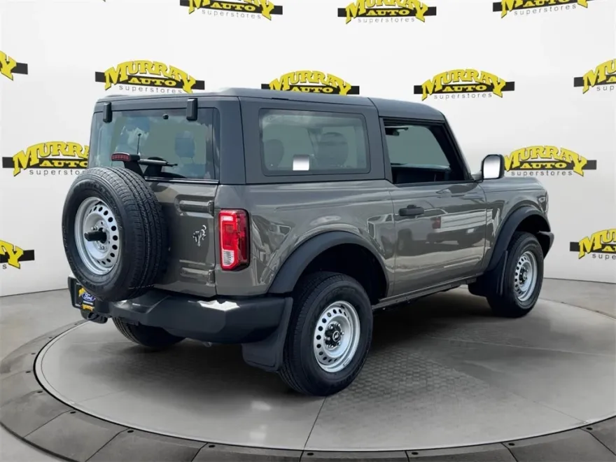 2025 Ford Bronco Base photo 5