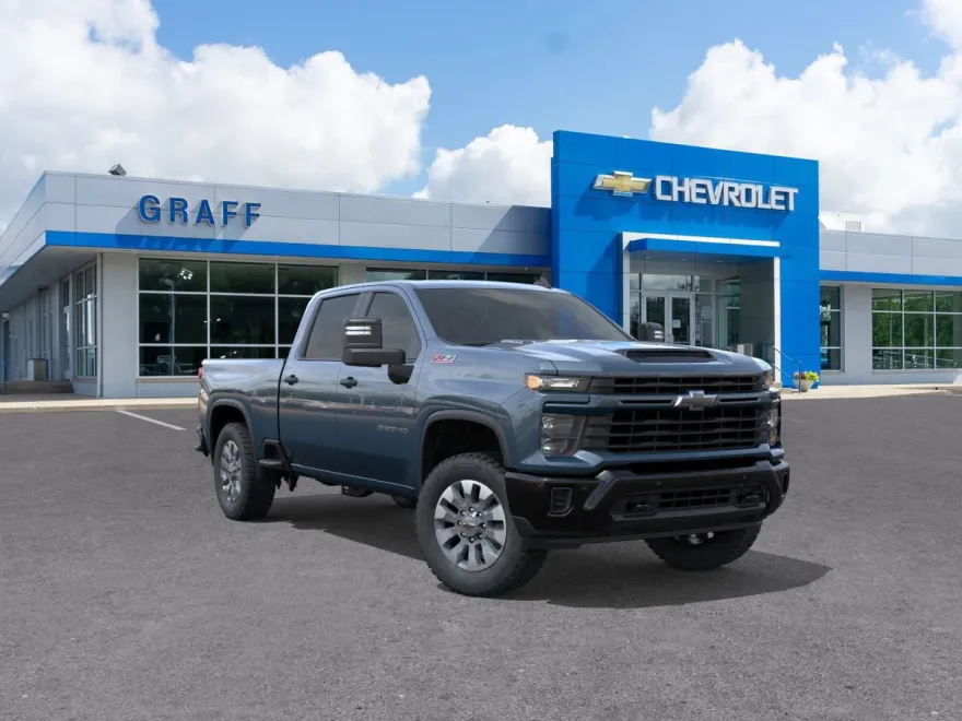 2026 Chevrolet Silverado Custom photo 1