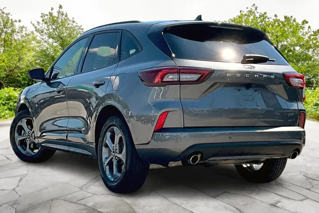 2023 Ford Escape ST-Line photo 1