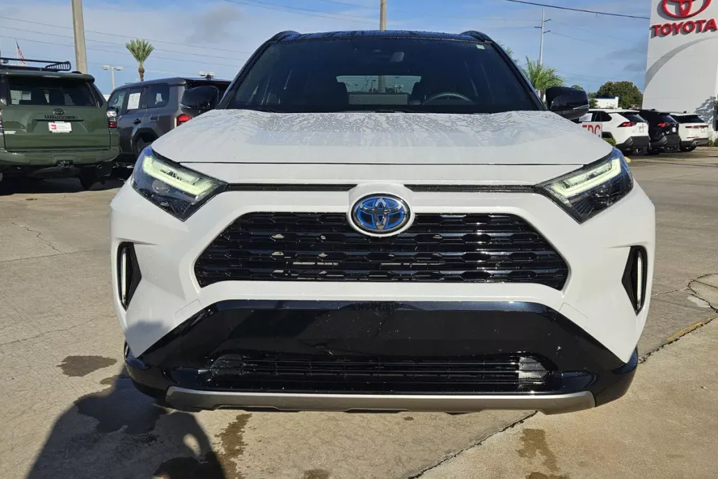 2023 Toyota RAV4 Hybrid XSE photo 1
