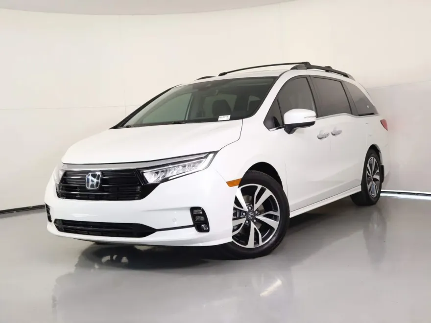 2023 Honda Odyssey Touring photo 1