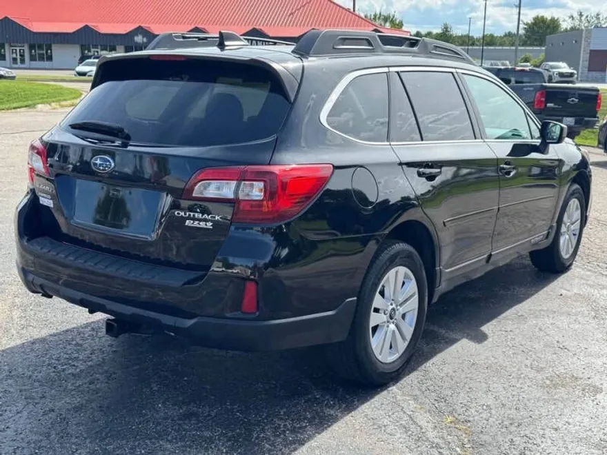 2016 Subaru Outback 2.5i Premium photo 1