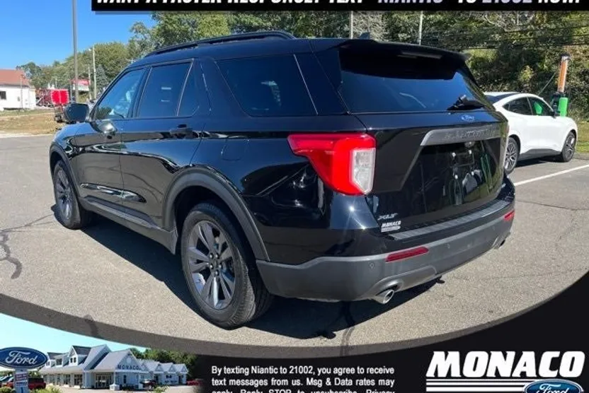 2022 Ford Explorer XLT photo 1