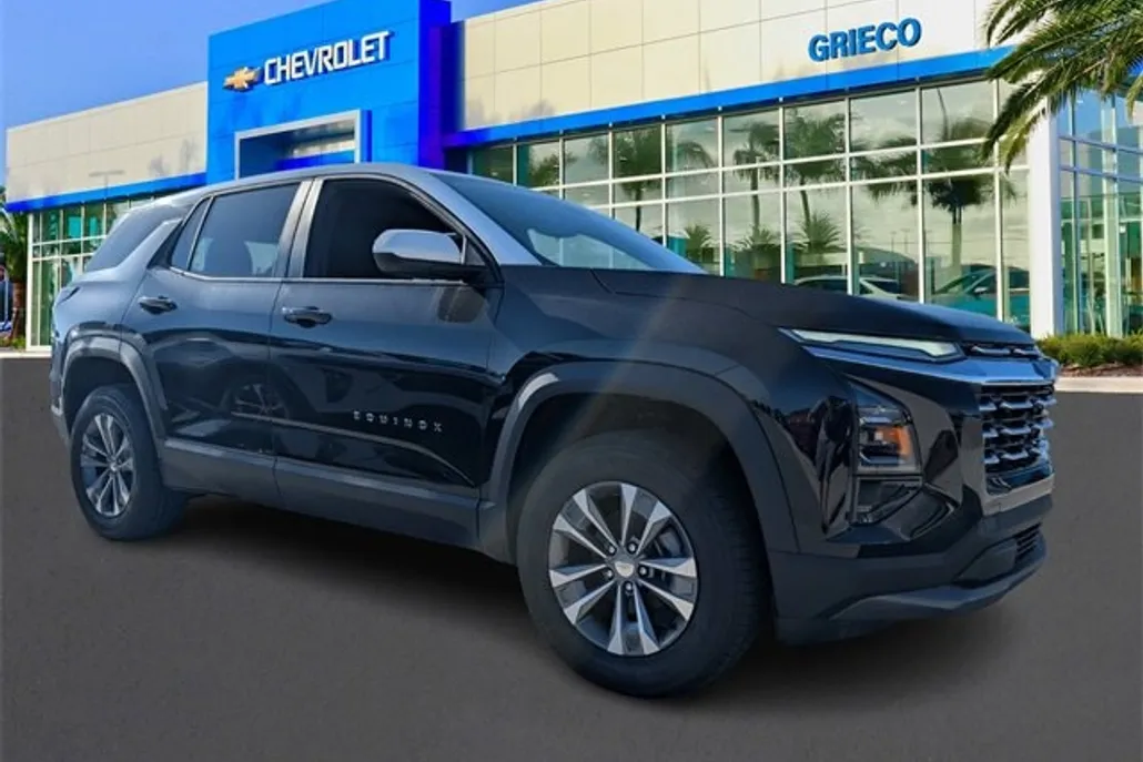 2026 Chevrolet Equinox LT photo 1