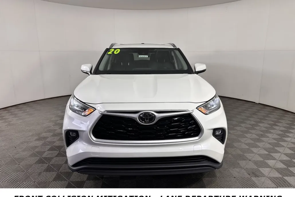 2020 Toyota Highlander XLE photo 1