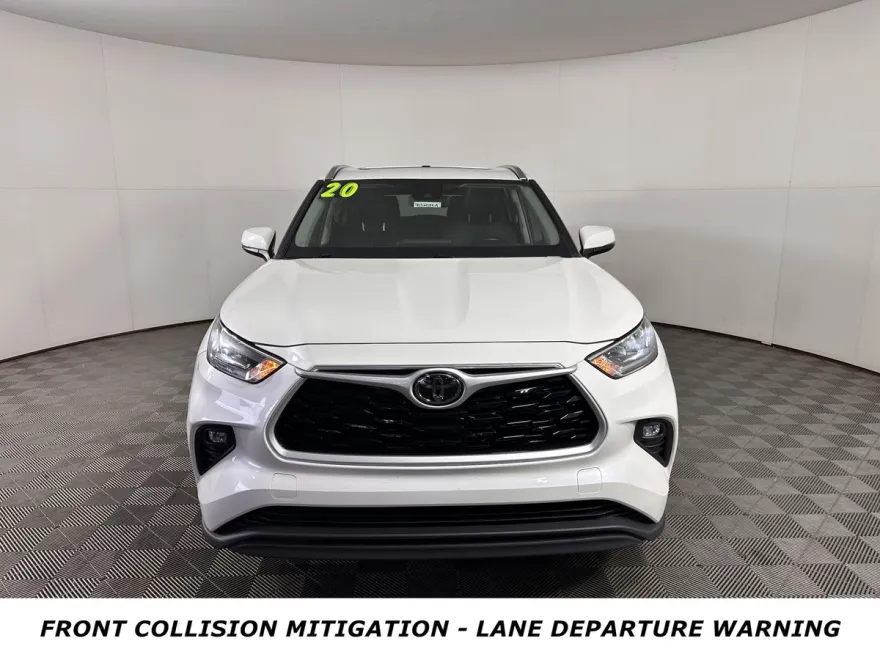 2020 Toyota Highlander XLE photo 1