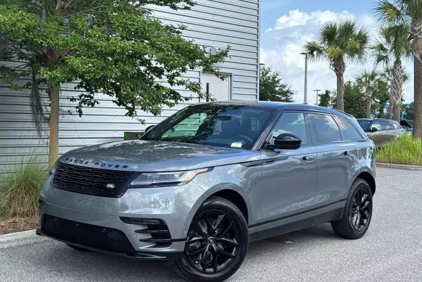 2026 Land Rover Range Rover Velar SE photo 1