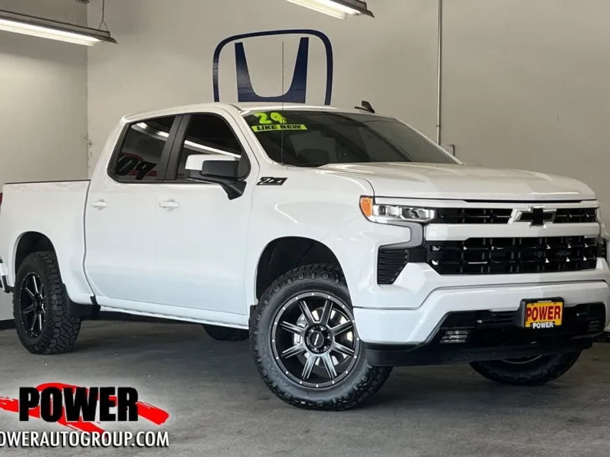2024 Chevrolet Silverado 1500 RST photo 1