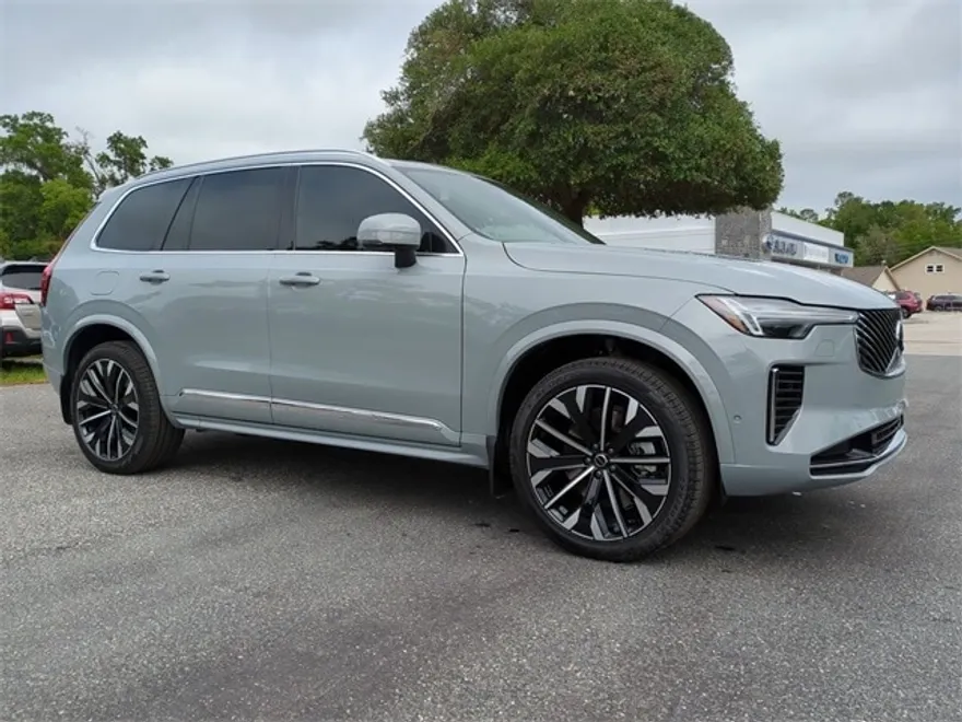 2025 Volvo XC90 T8 Plus photo 1