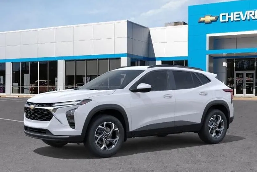 2025 Chevrolet Trax LT photo 1