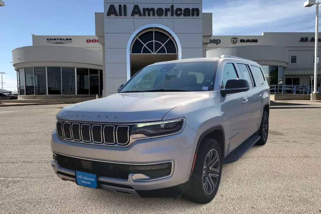 2024 Jeep Wagoneer L Series II photo 1