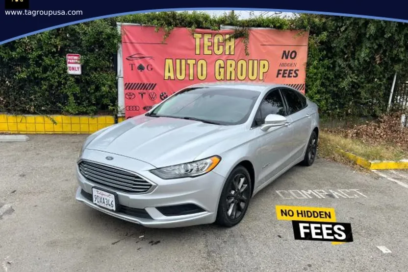 2017 Ford Fusion SE Hybrid photo 1