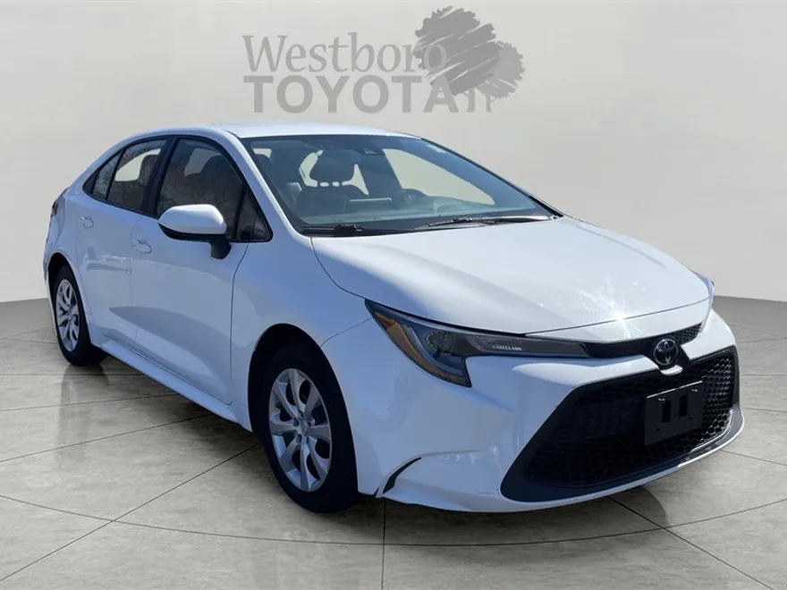 2021 Toyota Corolla LE photo 1