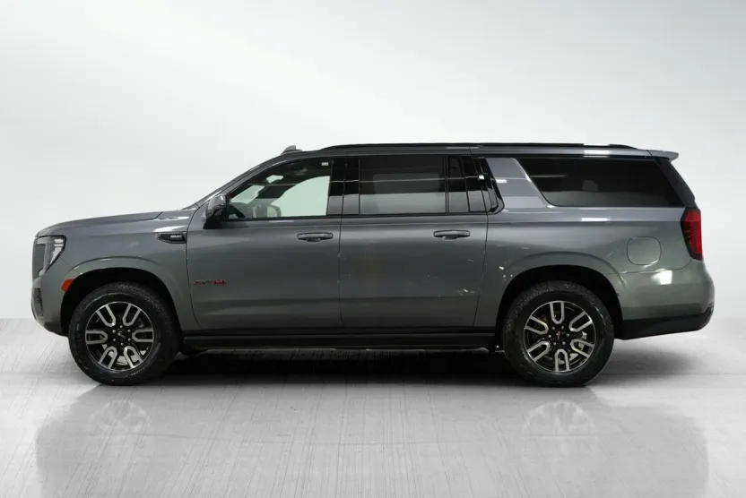 2021 Gmc Yukon XL AT4 photo 1