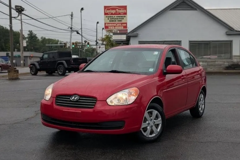 2011 Hyundai Accent GLS photo 1