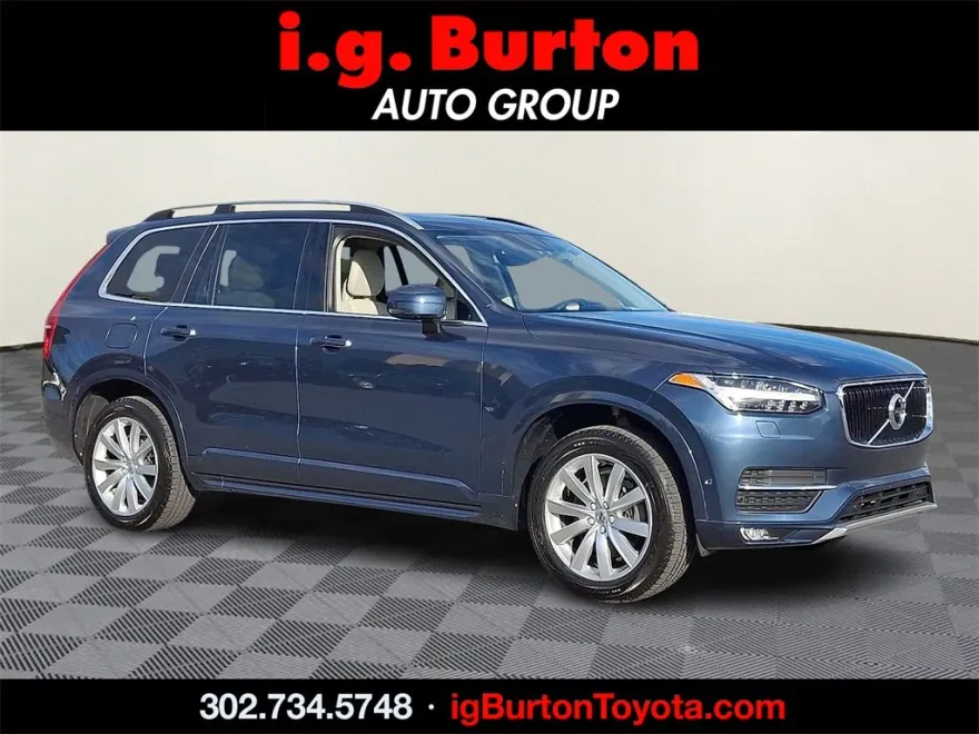 2018 Volvo XC90 Momentum photo 1