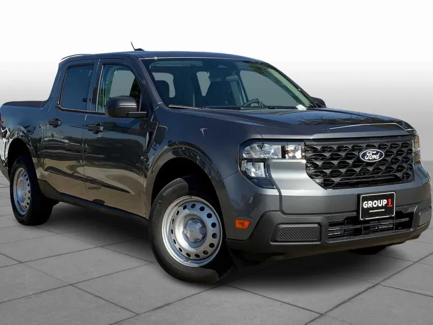 2025 Ford Maverick XL photo 1