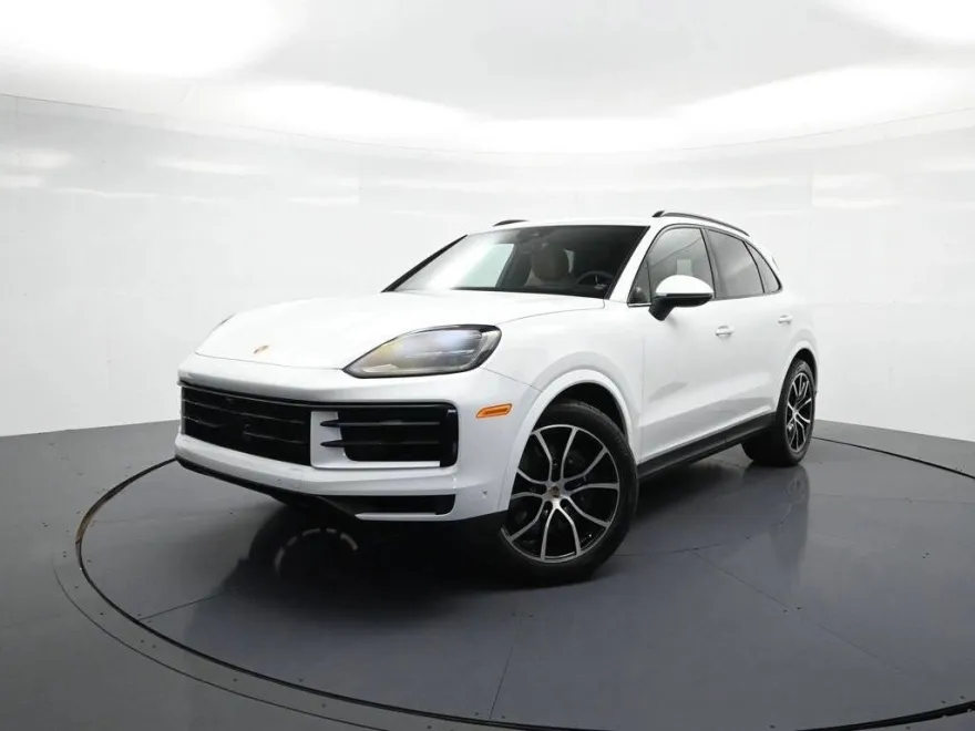 2025 Porsche Cayenne photo 1