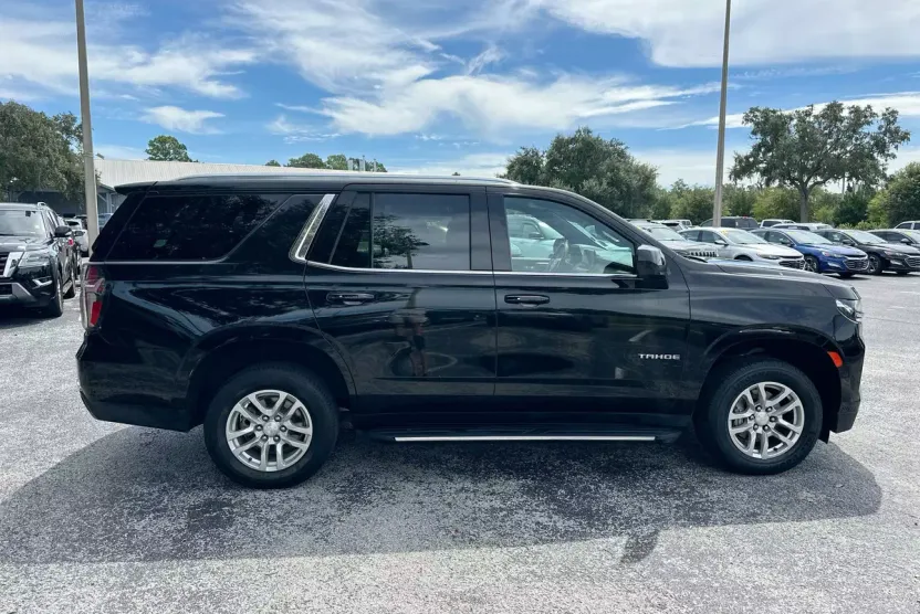 2023 Chevrolet Tahoe LT photo 1