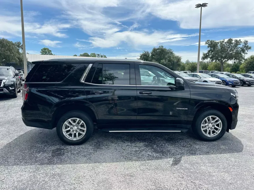 2023 Chevrolet Tahoe LT photo 1