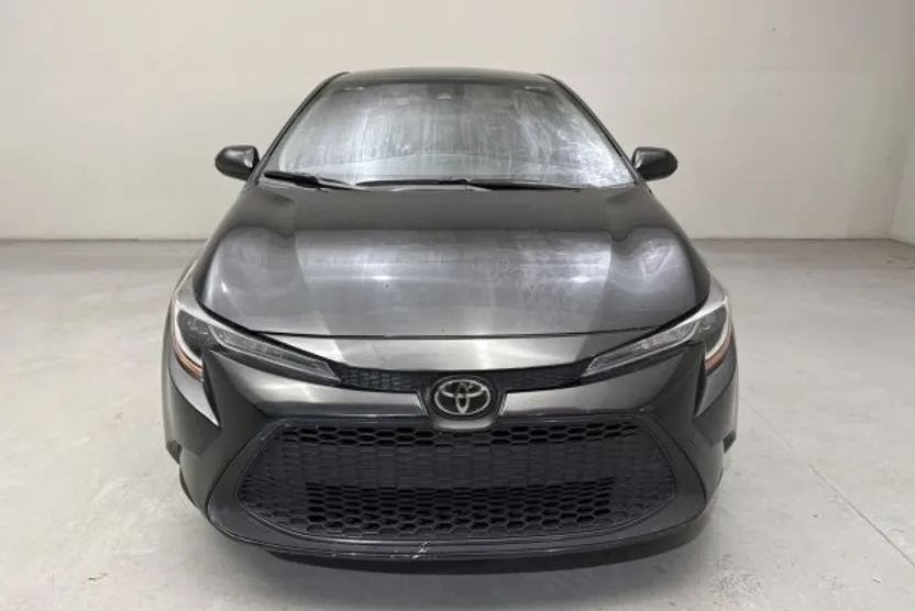 2020 Toyota Corolla LE photo 1