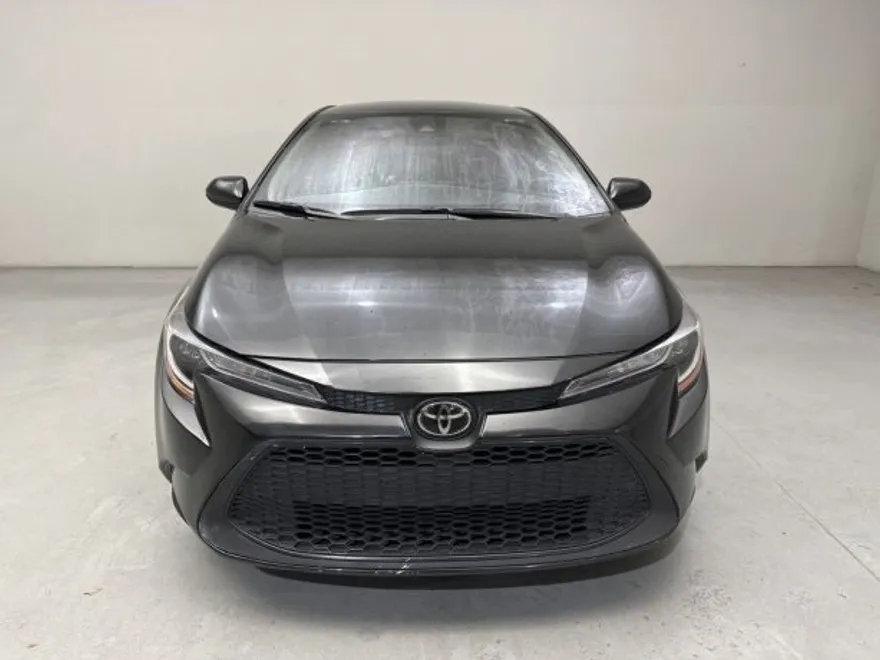2020 Toyota Corolla LE photo 1