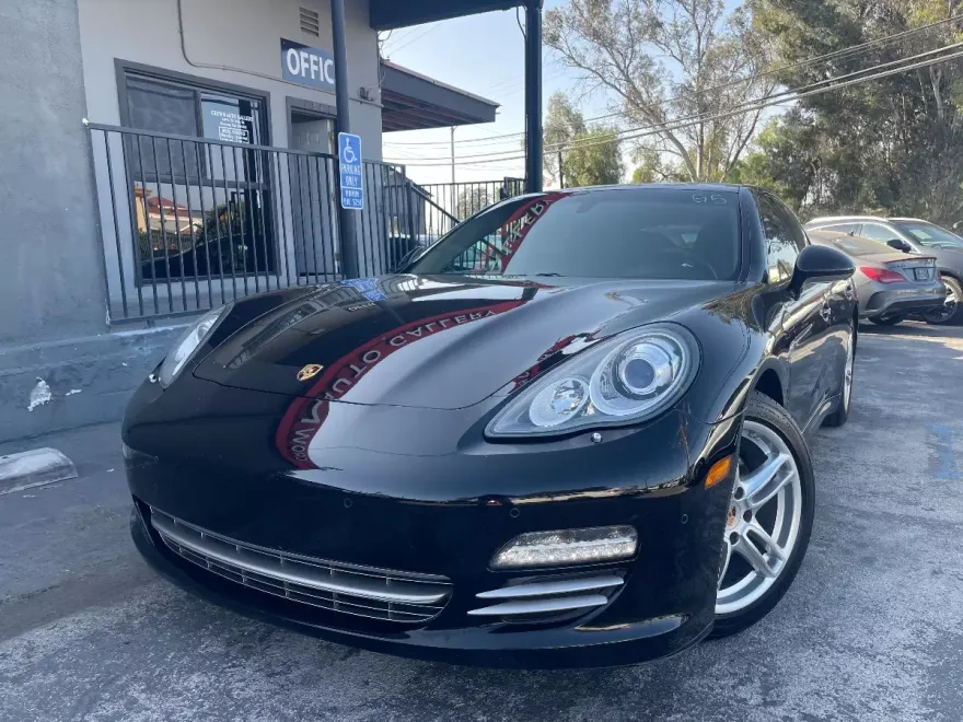 2013 Porsche Panamera Platinum photo 1