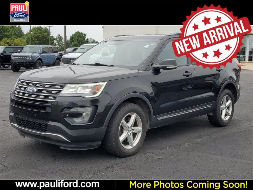 2017 Ford Explorer XLT photo 1