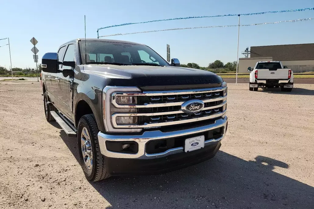 2025 Ford F-250 Lariat photo 1