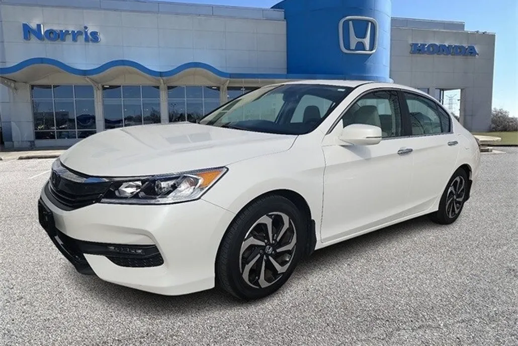 2017 Honda Accord EX-L photo 1