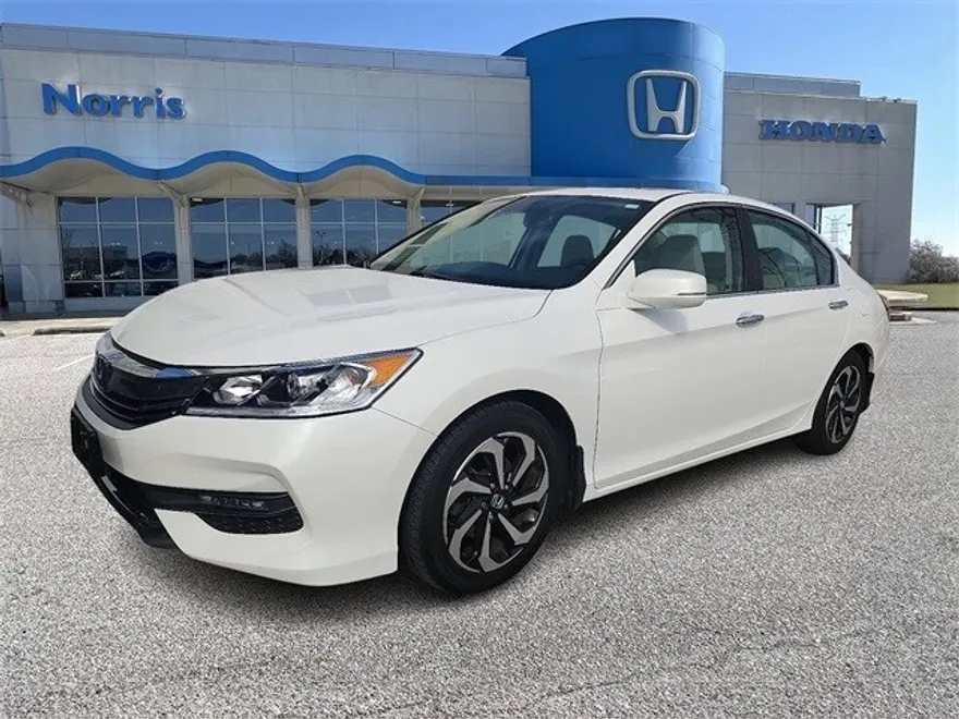 2017 Honda Accord EX-L photo 1
