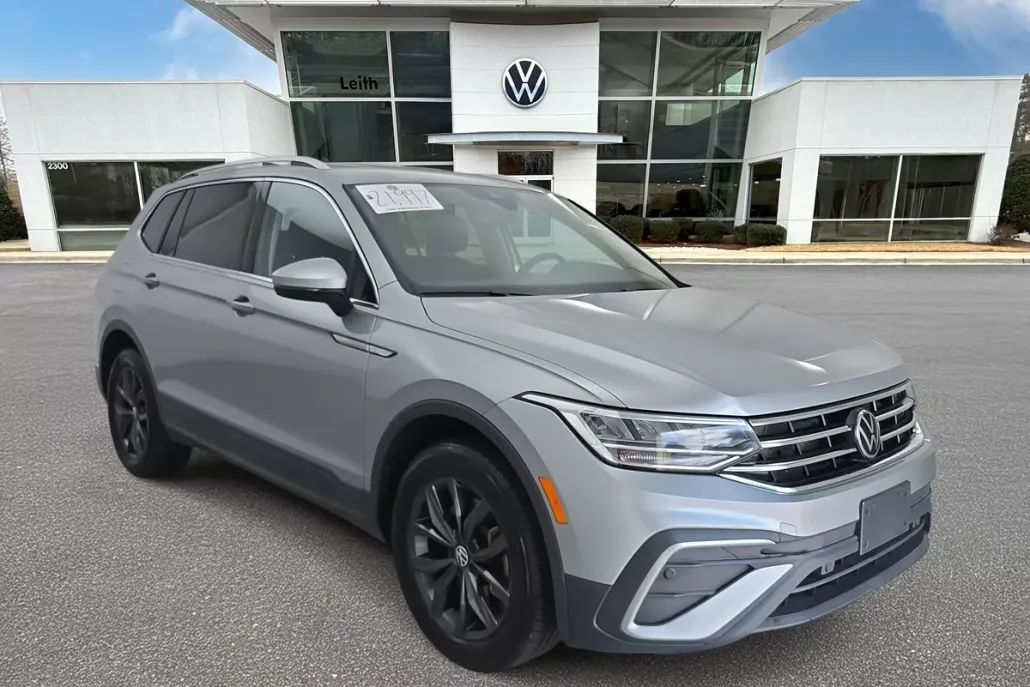 2022 Volkswagen Tiguan SE photo 1